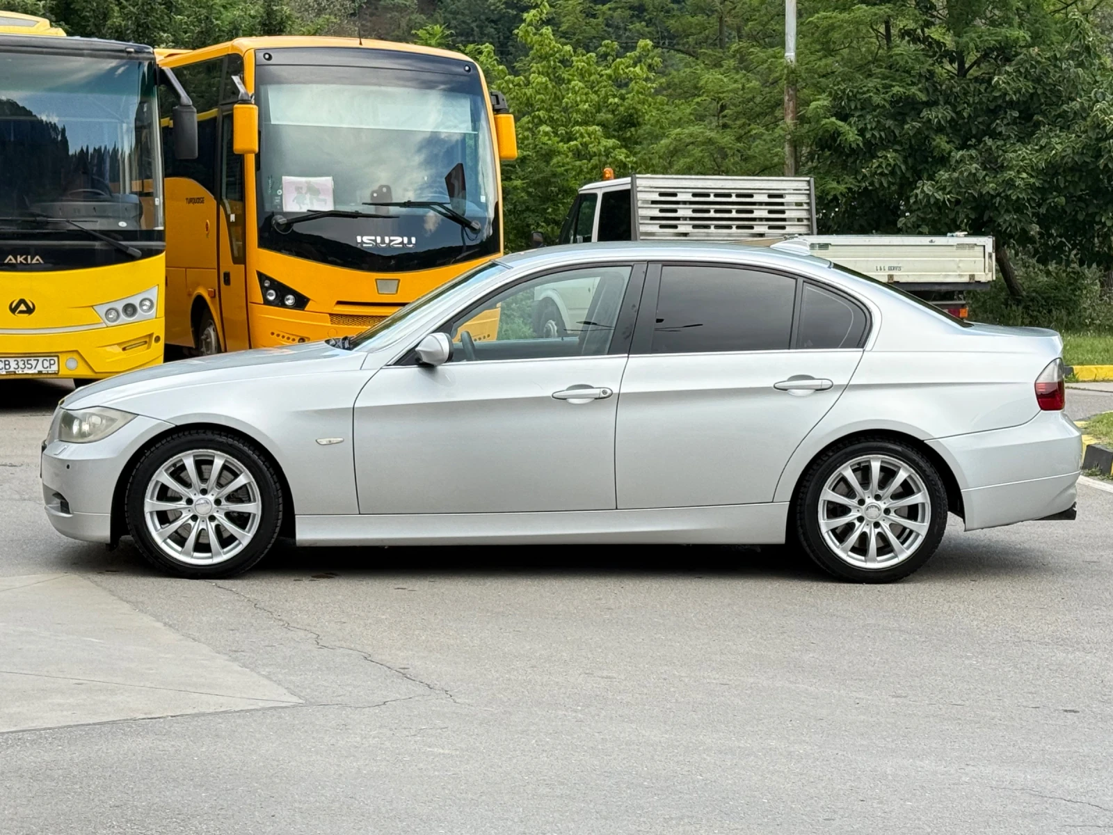BMW 330 M57/Задно/Навигация/Рекаро/Ксенон/Климатроник, снимка 9 - Автомобили и джипове - 54873682