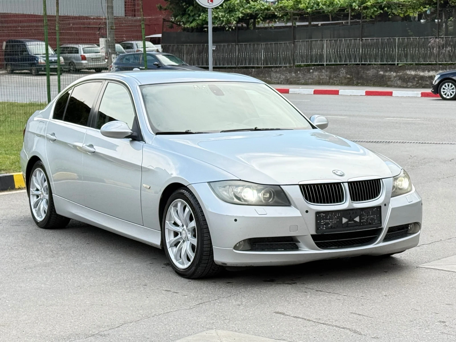 BMW 330 M57/Задно/Навигация/Рекаро/Ксенон/Климатроник, снимка 5 - Автомобили и джипове - 54873682