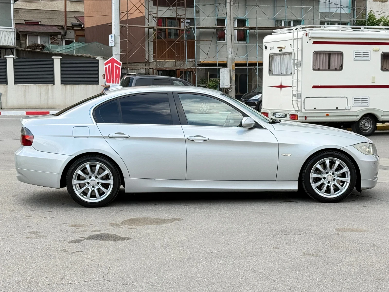 BMW 330 M57/Задно/Навигация/Рекаро/Ксенон/Климатроник, снимка 6 - Автомобили и джипове - 54873682