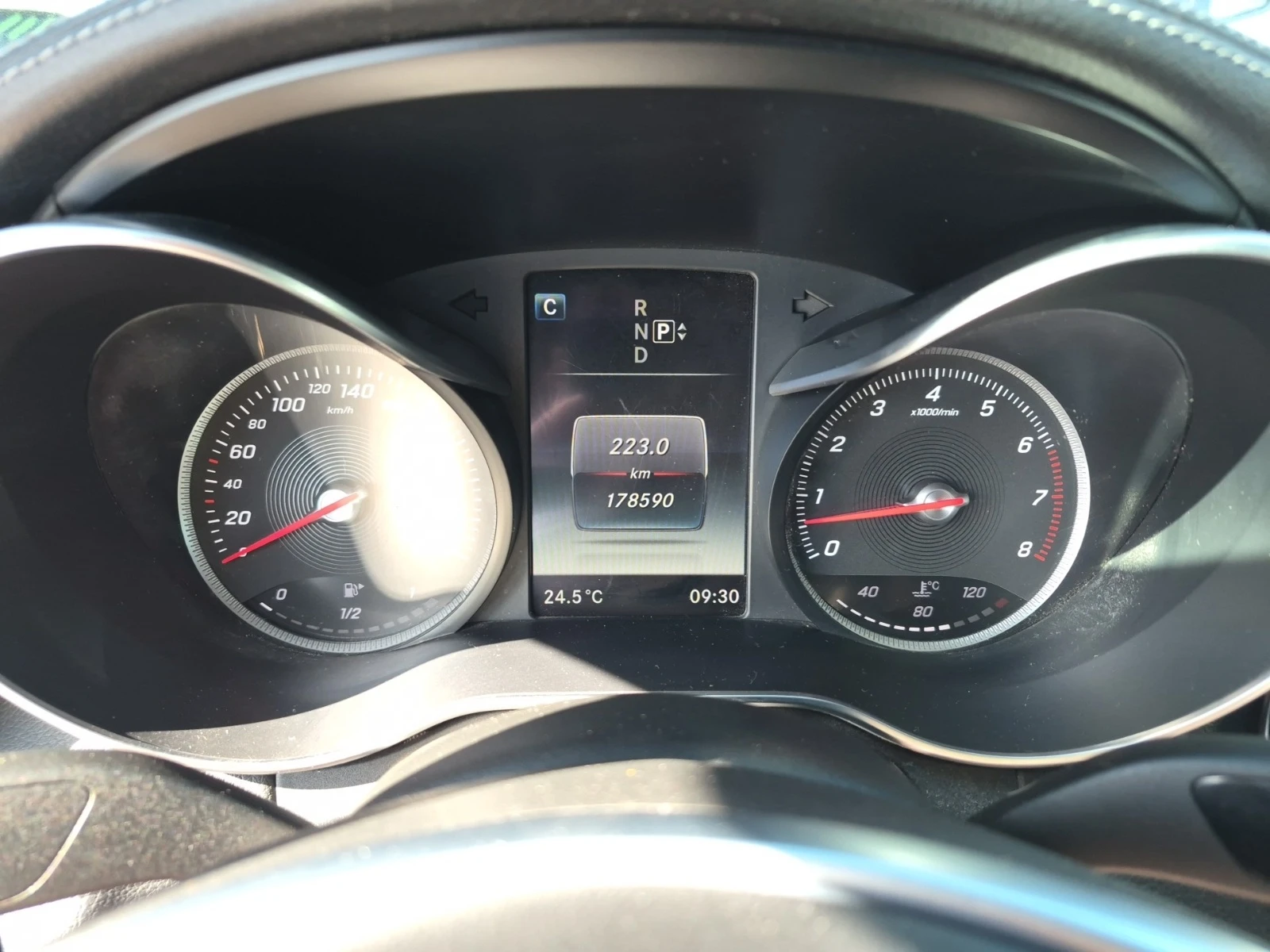 Mercedes-Benz C 400 AMG * RED INTERIOR * BURMSTER * BLIND SPOT * CARFA, снимка 8 - Автомобили и джипове - 54964510