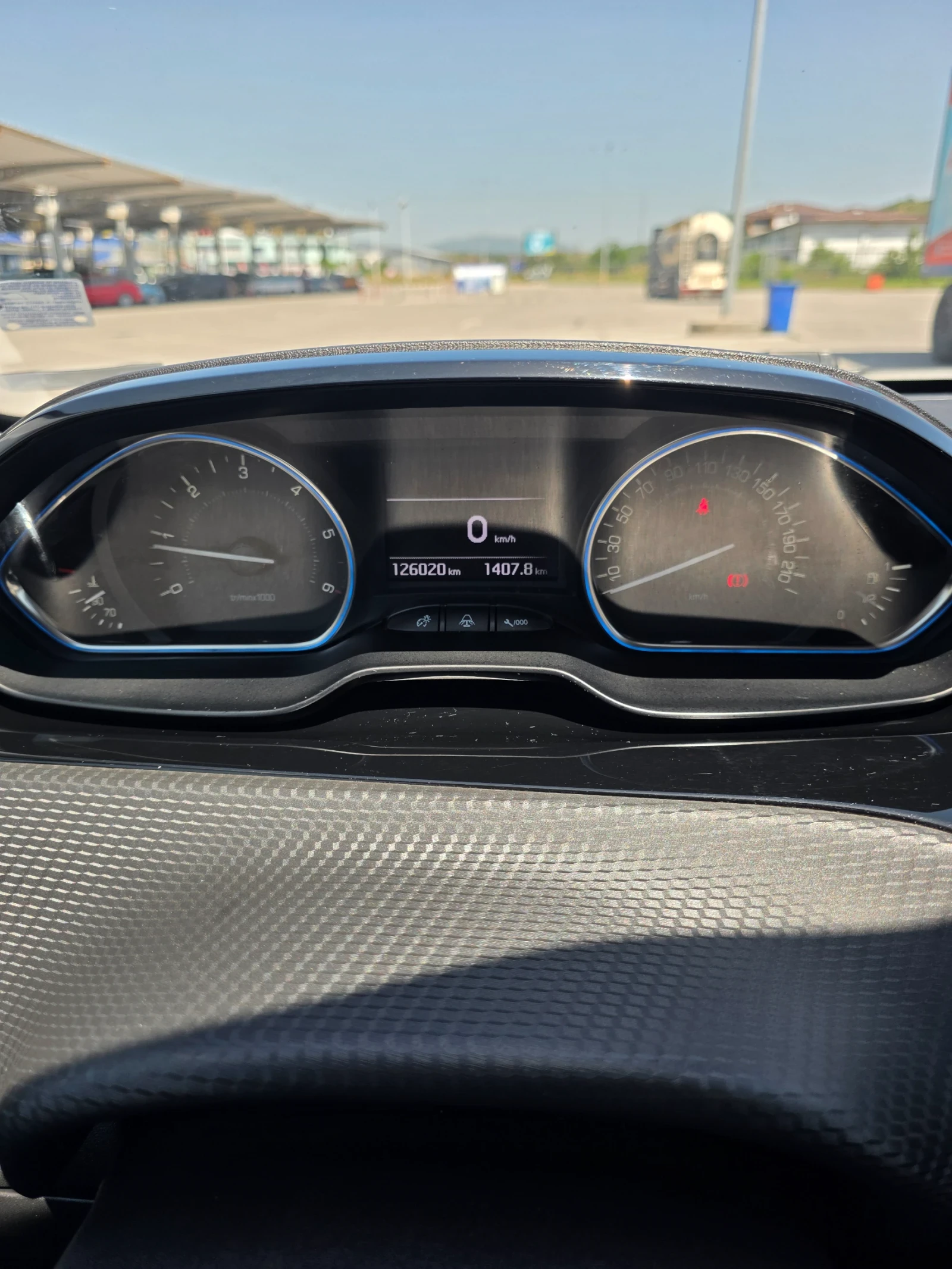Peugeot 2008, снимка 7 - Автомобили и джипове - 55247162