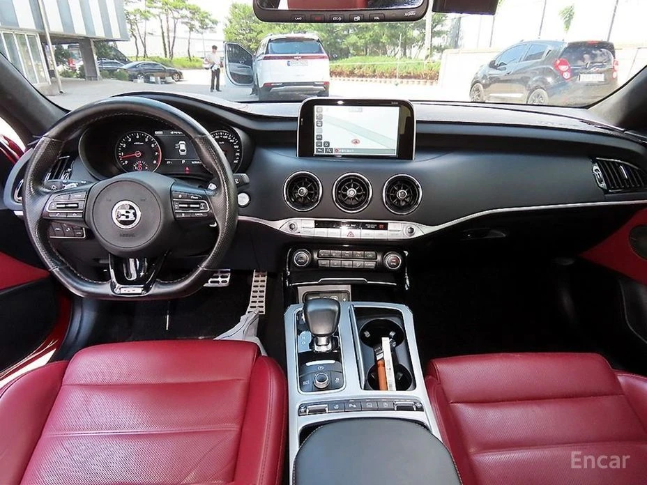 Kia Stinger, снимка 7 - Автомобили и джипове - 55178438