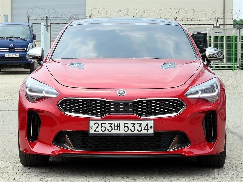 Kia Stinger, снимка 2 - Автомобили и джипове - 55178438