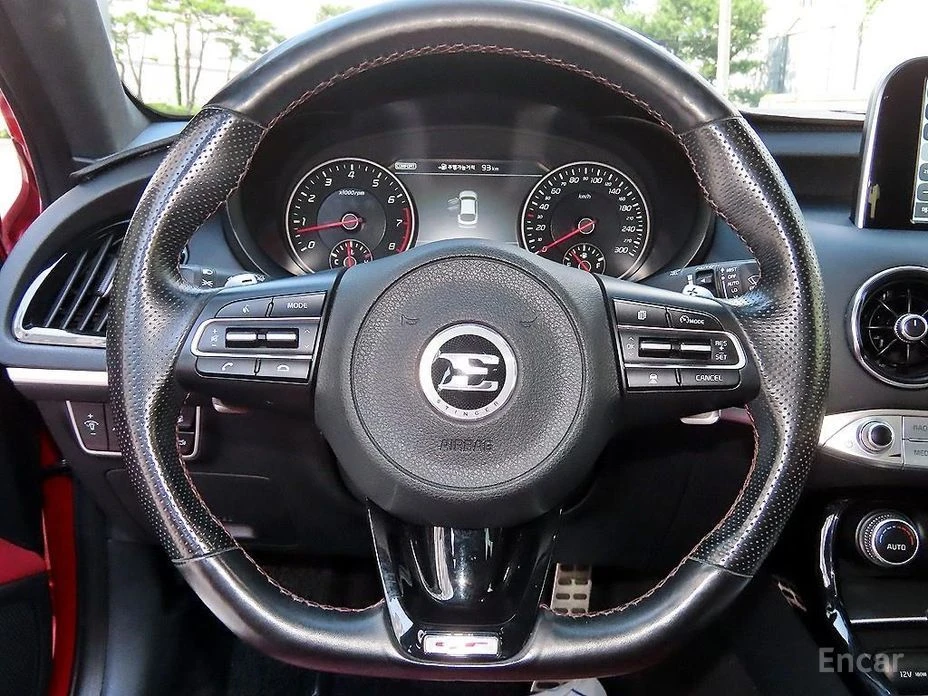 Kia Stinger, снимка 8 - Автомобили и джипове - 55178438