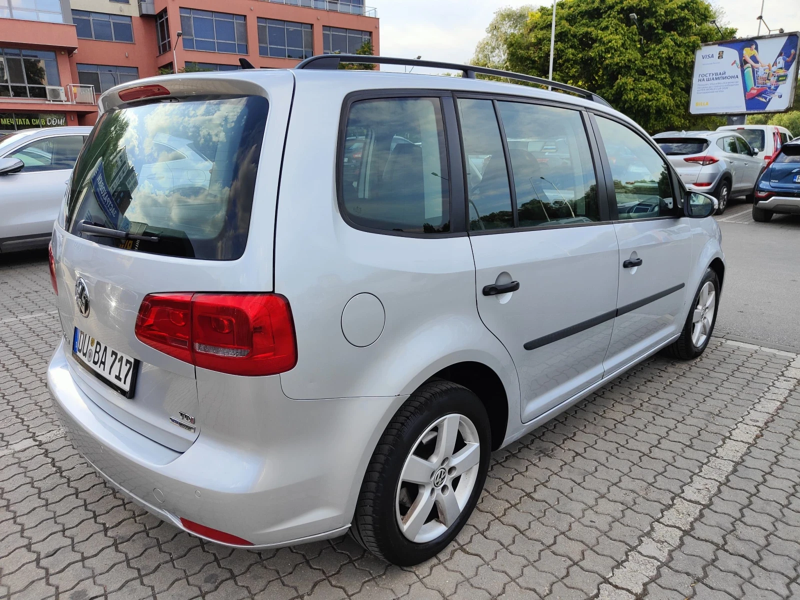 VW Touran 1.6ТДИ нов внос , снимка 7 - Автомобили и джипове - 55227057