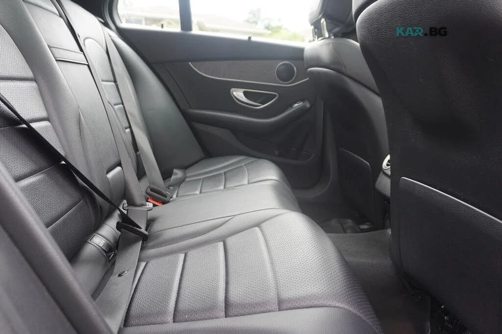 Mercedes-Benz C 300 4Matic * 360 * HUD *  АвтоКредит * (ЦЕНА ДО БГ), снимка 15 - Автомобили и джипове - 55344765