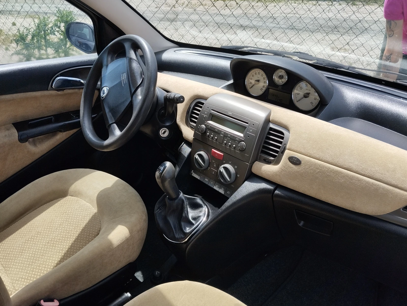 Lancia Ypsilon, снимка 8 - Автомобили и джипове - 55539354