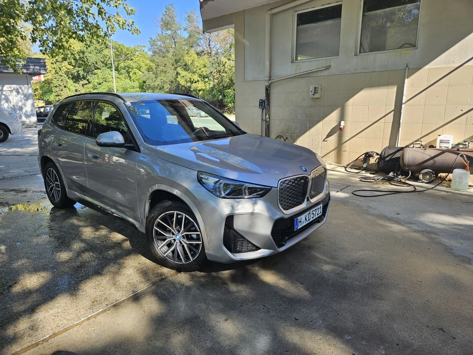 BMW iX1