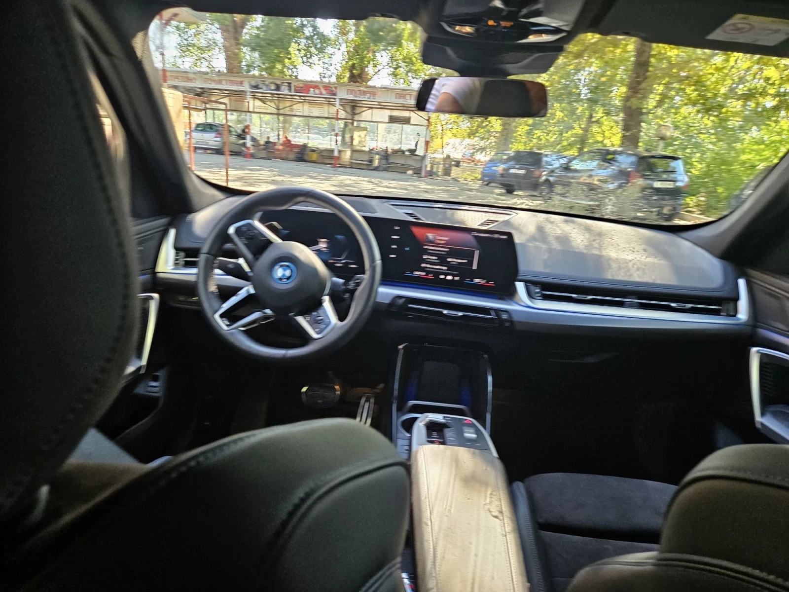 BMW iX1, снимка 5 - Автомобили и джипове - 55961624