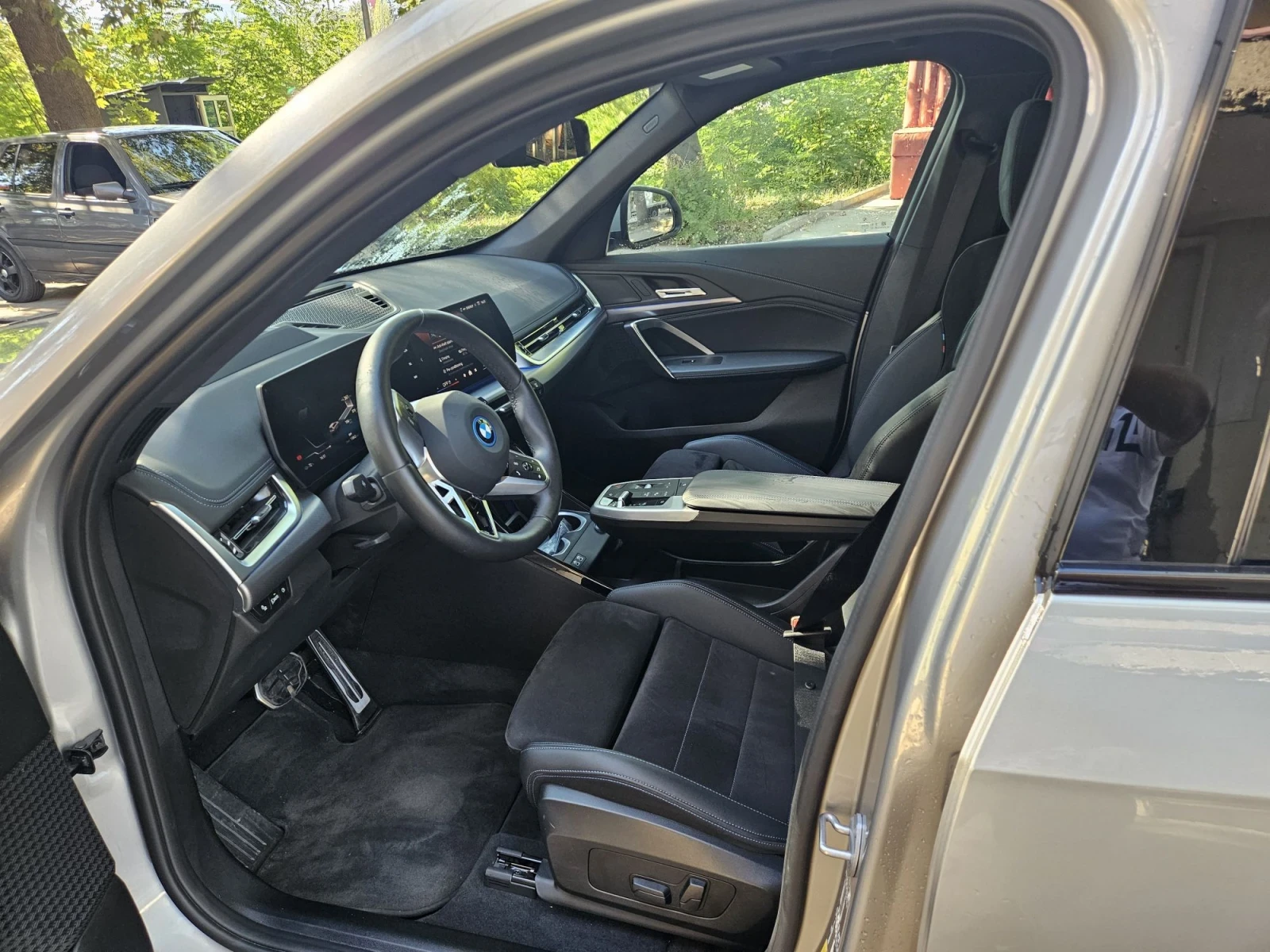 BMW iX1, снимка 9 - Автомобили и джипове - 55961624