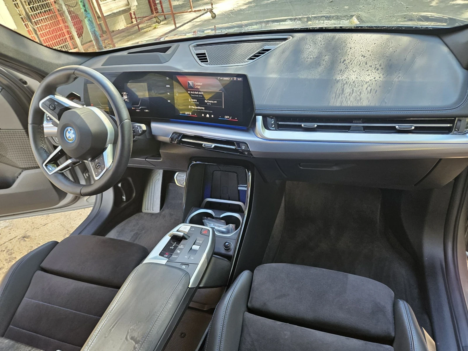 BMW iX1, снимка 7 - Автомобили и джипове - 55961624