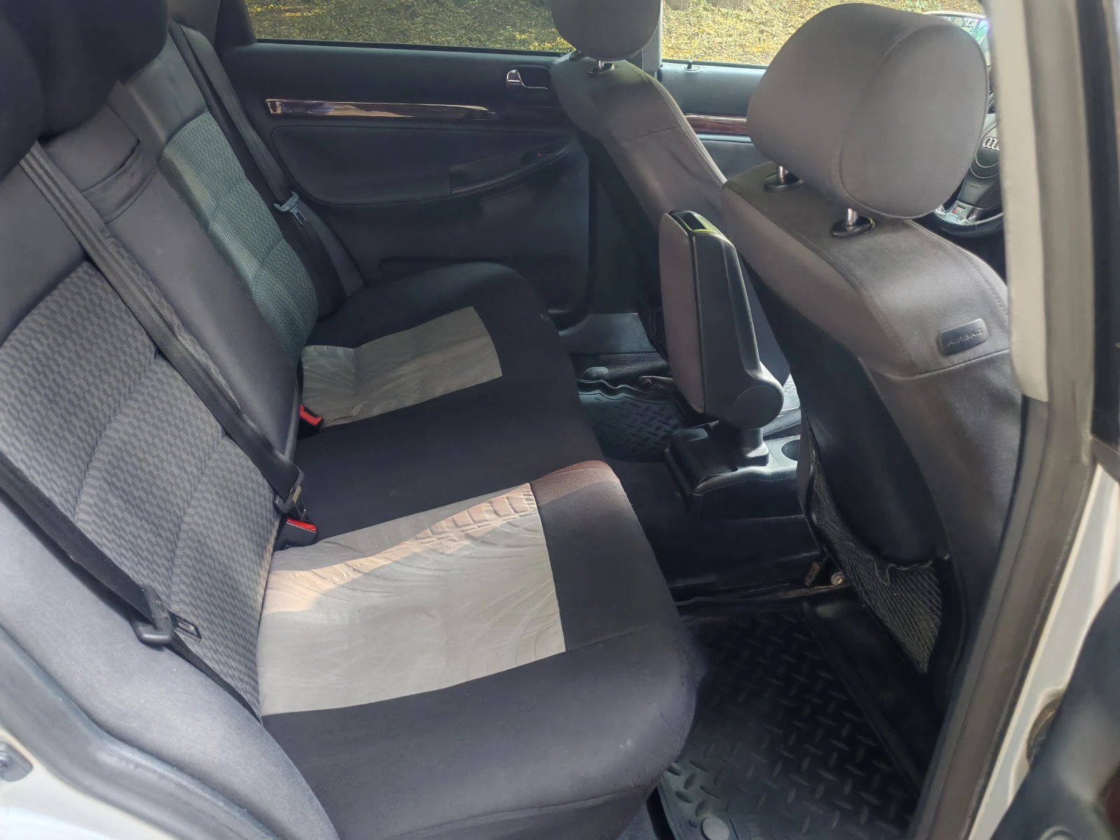 Audi A4 2.5 TDI, снимка 10 - Автомобили и джипове - 55970082