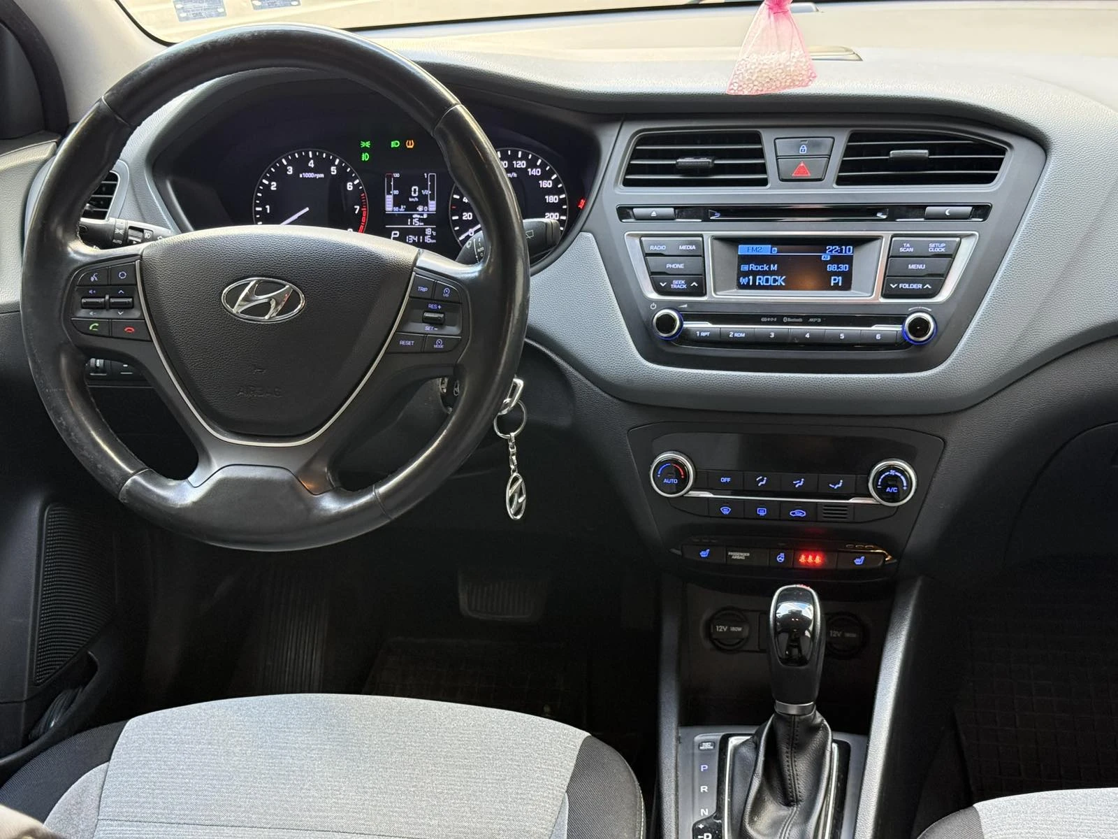 Hyundai I20 1.4 AUTOMATIC LED EURO 6B, снимка 8 - Автомобили и джипове - 56351297