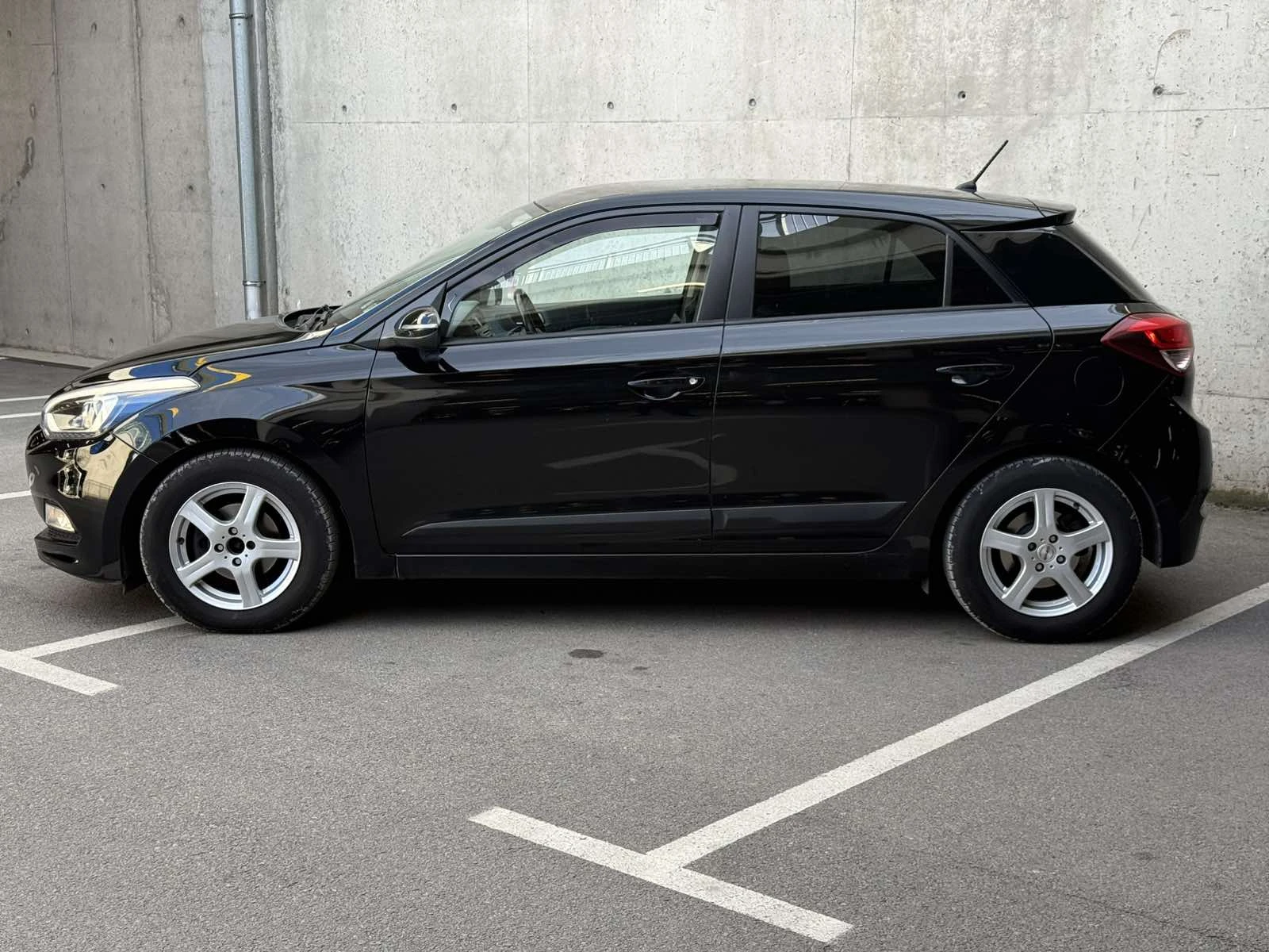 Hyundai I20 1.4 AUTOMATIC LED EURO 6B, снимка 6 - Автомобили и джипове - 56351297