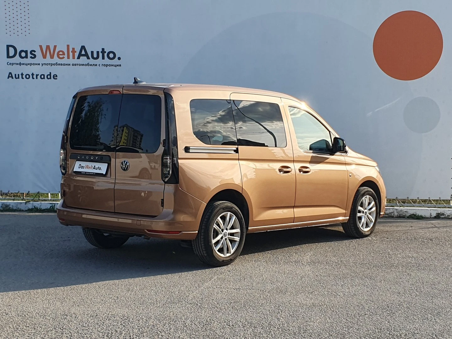 VW Caddy, снимка 3 - Автомобили и джипове - 56536492