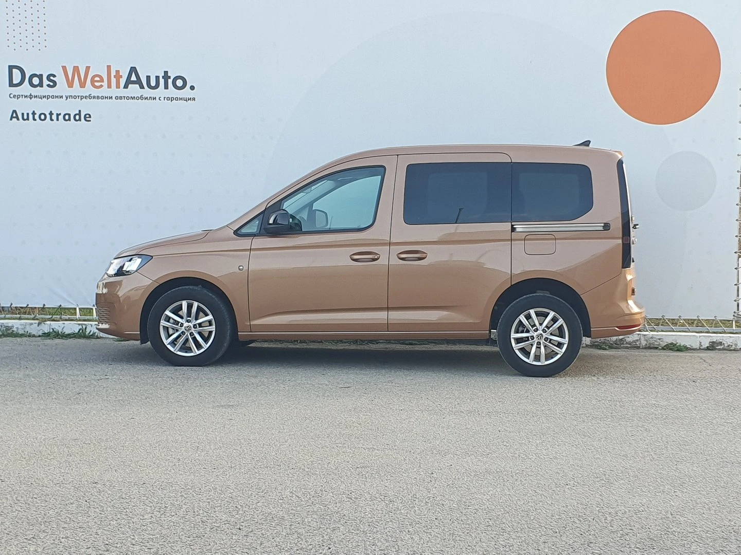 VW Caddy, снимка 2 - Автомобили и джипове - 56536492