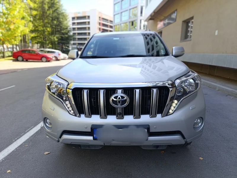 Toyota Land cruiser 2.8 D4D Executive ТМ Ауто , снимка 2 - Автомобили и джипове - 47954796