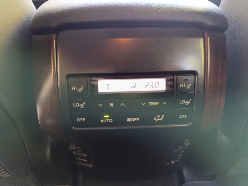 Toyota Land cruiser 2.8 D4D Executive ТМ Ауто , снимка 17 - Автомобили и джипове - 47954796