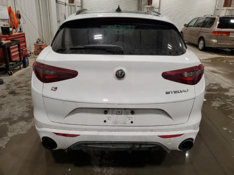 Alfa Romeo Stelvio TI/AWD/ПЪЛНА СЕРВИЗНА ИСТОРИЯ!!!, снимка 5 - Автомобили и джипове - 49297207