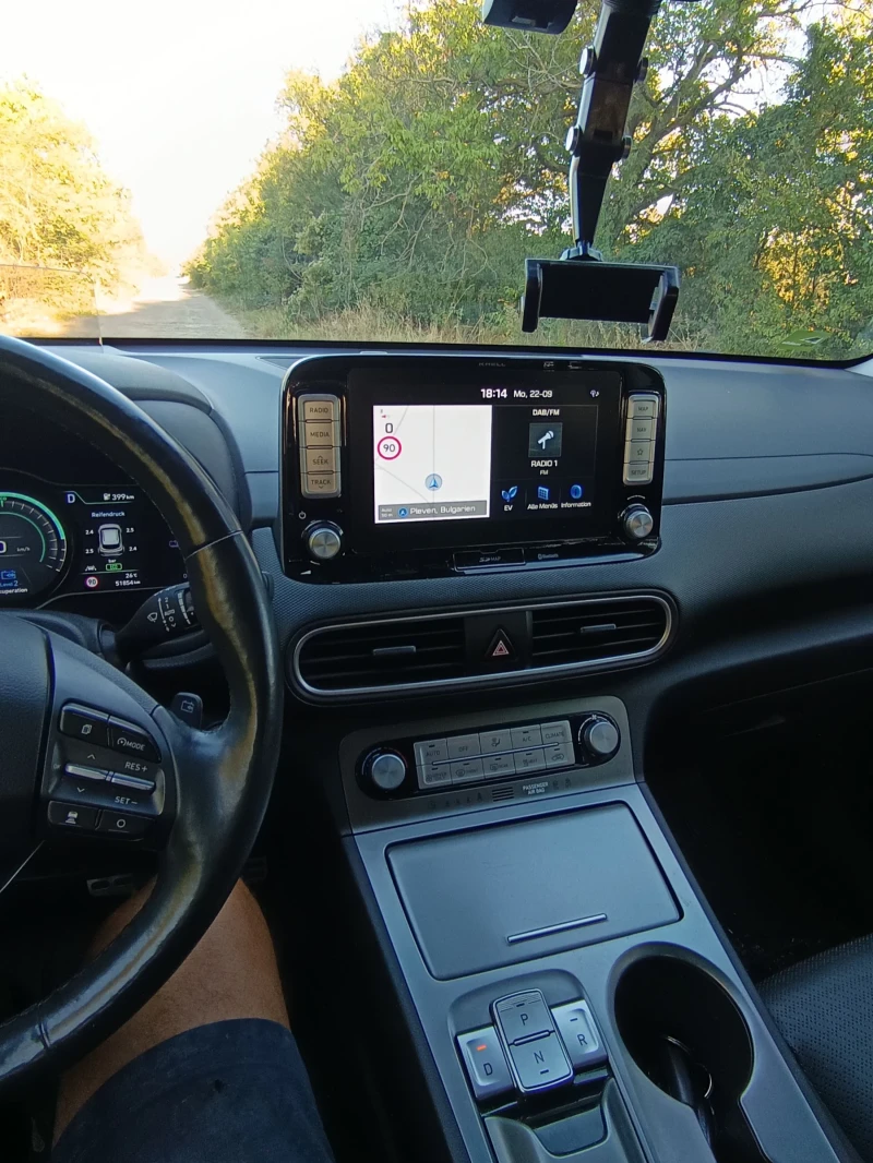 Hyundai Kona Premium, снимка 6 - Автомобили и джипове - 52028255