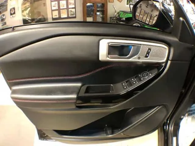 Ford Explorer * ST Line * 7 МЕСТЕН * ДИСТРОНИК * CARPLAY, снимка 15 - Автомобили и джипове - 54182655