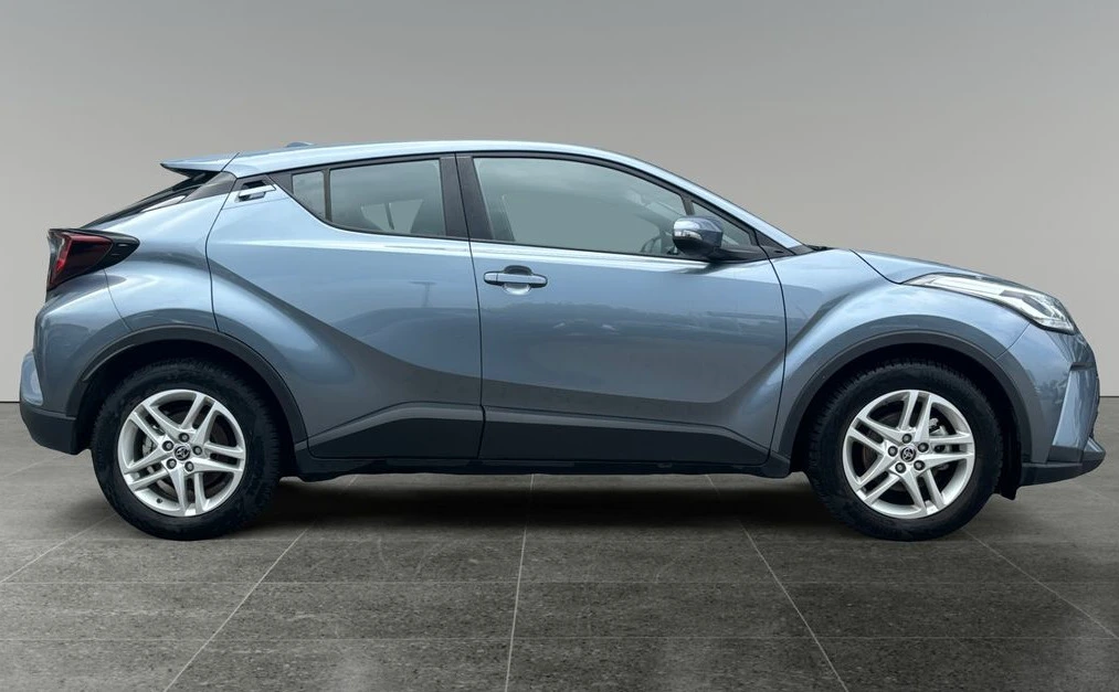 Toyota C-HR 1.8 Hybrid В Гаранция - изображение 8