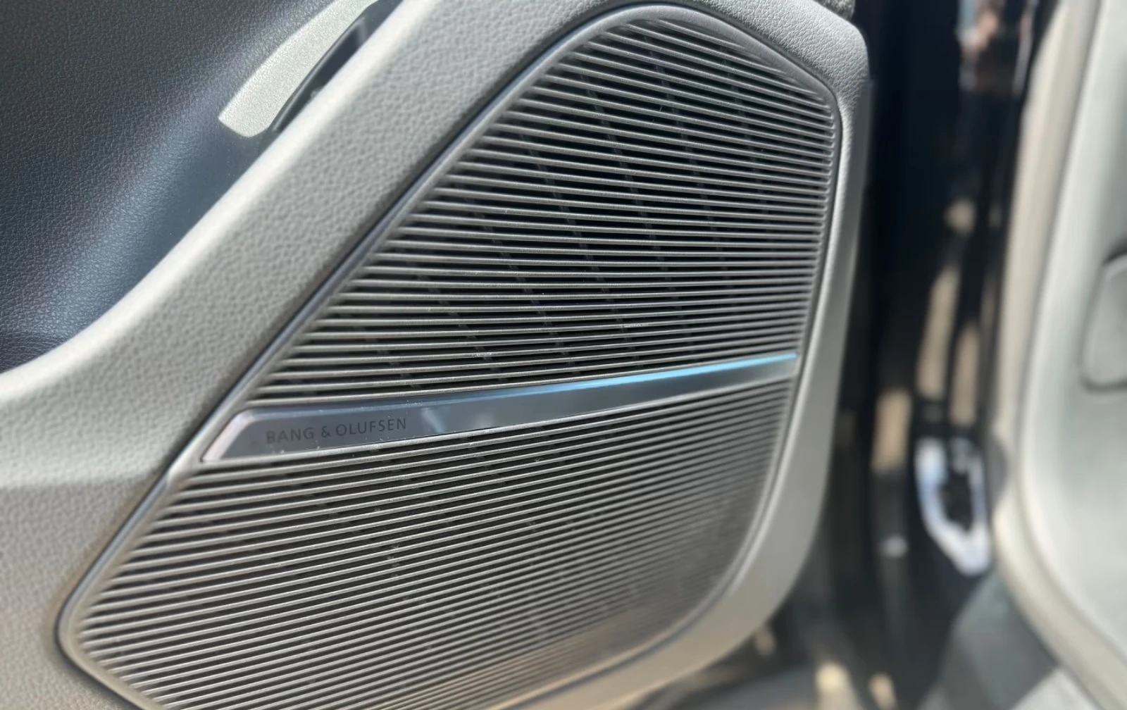 Audi SQ8 4.0 TFSI Quattro - изображение 8