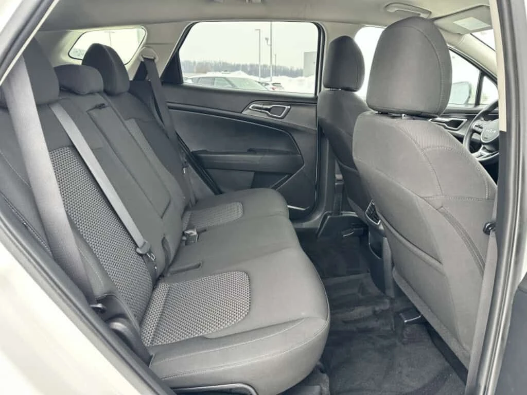 Kia Sportage * LX AWD Heated Seats Apple CarPlay * CARFAX * ЦЕН, снимка 16 - Автомобили и джипове - 53801949