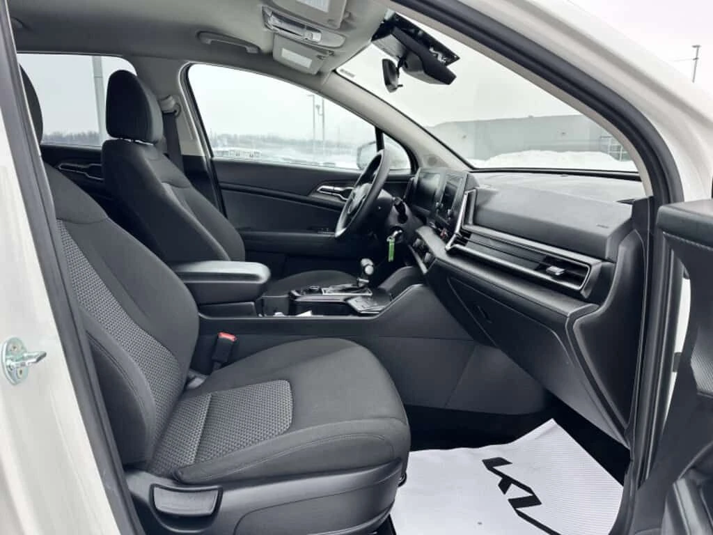 Kia Sportage * LX AWD Heated Seats Apple CarPlay * CARFAX * ЦЕН, снимка 14 - Автомобили и джипове - 53801949