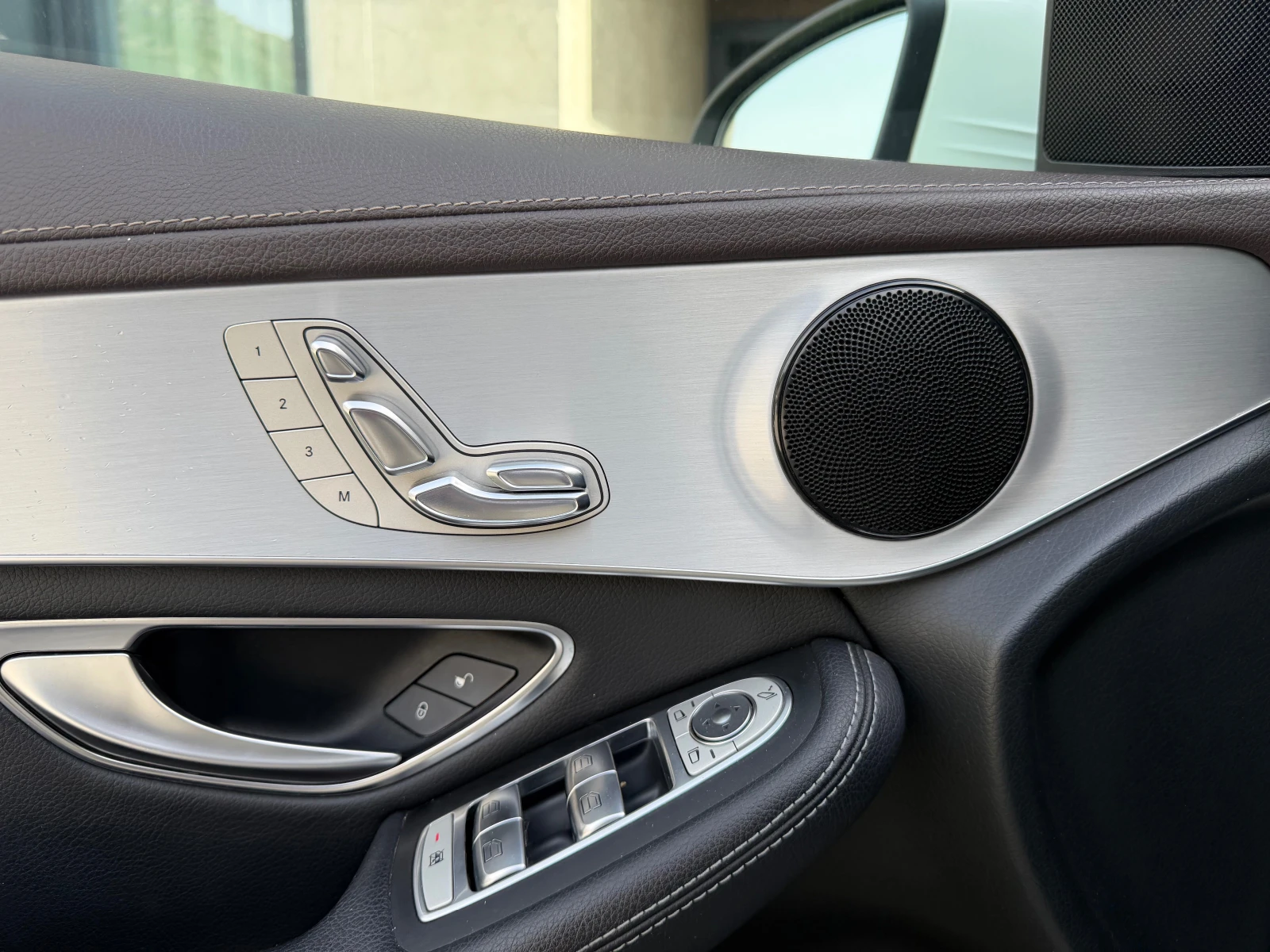 Mercedes-Benz GLC 250 D AMG AIRMATIC, снимка 9 - Автомобили и джипове - 54414858