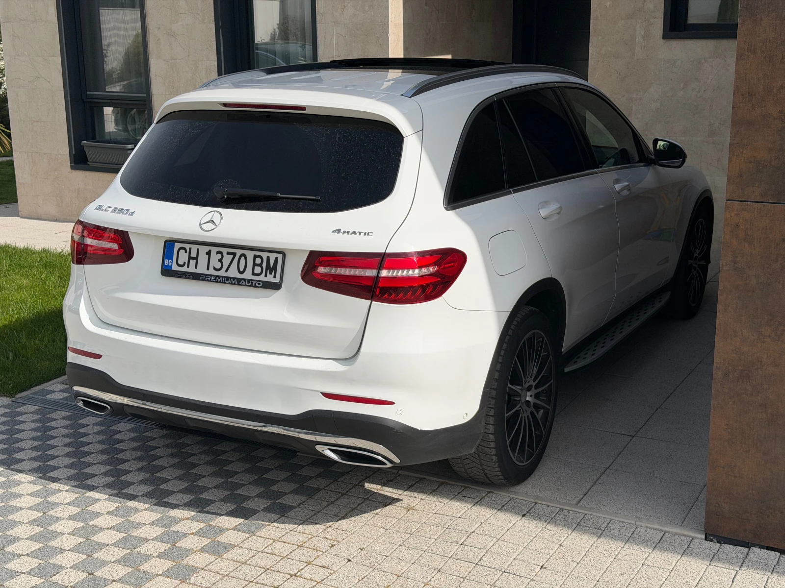 Mercedes-Benz GLC 250 D AMG AIRMATIC, снимка 4 - Автомобили и джипове - 54414858