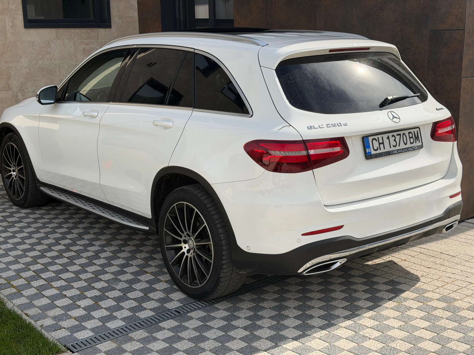Mercedes-Benz GLC 250 D AMG AIRMATIC, снимка 3 - Автомобили и джипове - 54414858