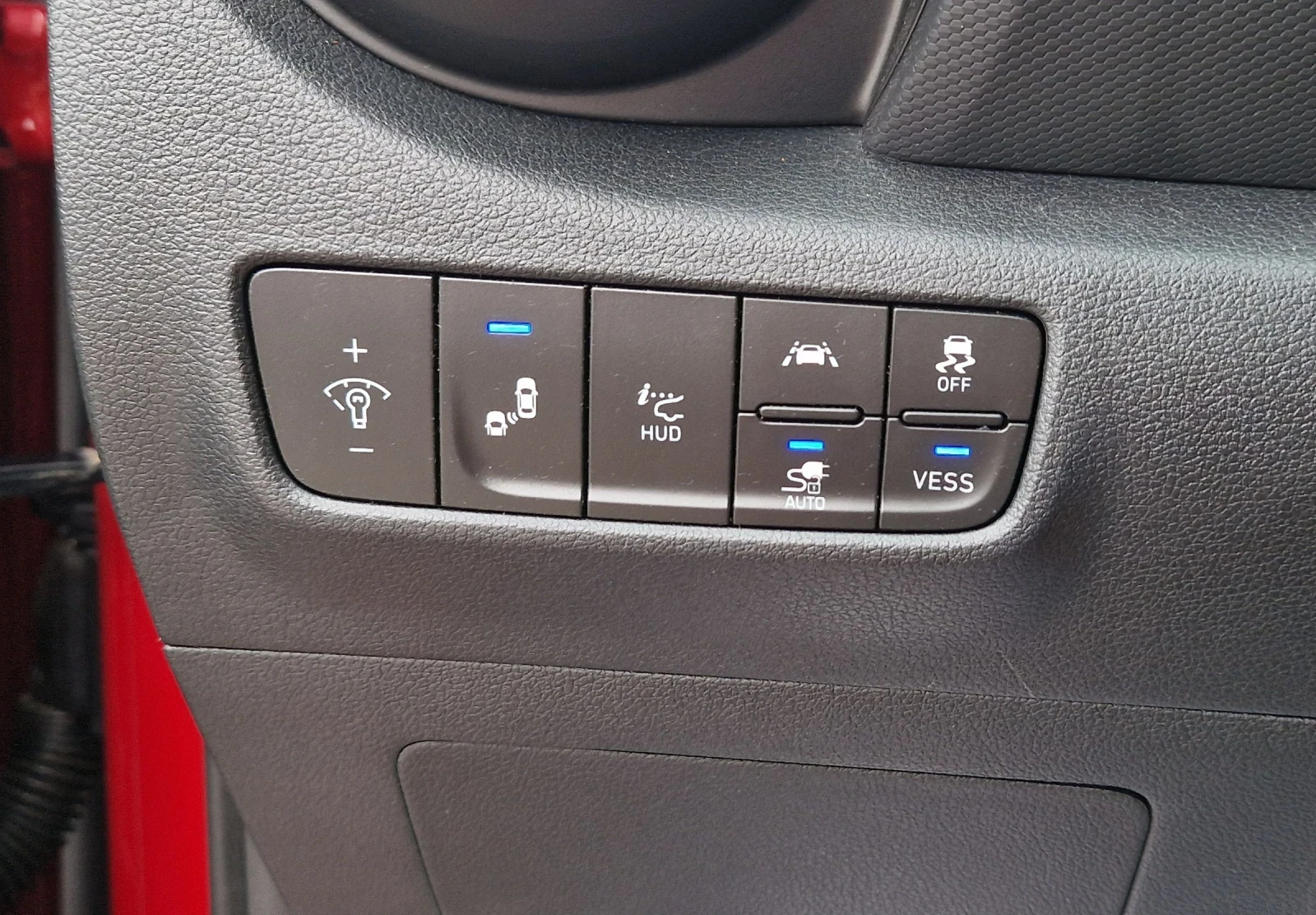 Hyundai Kona SOH100%/Premium, снимка 14 - Автомобили и джипове - 55203988