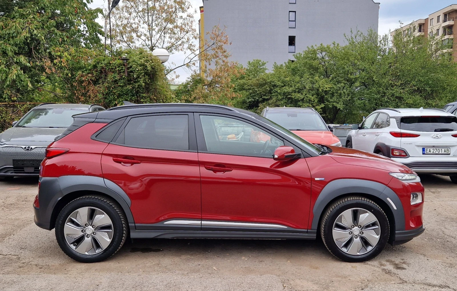 Hyundai Kona SOH100%/Premium, снимка 2 - Автомобили и джипове - 55203988