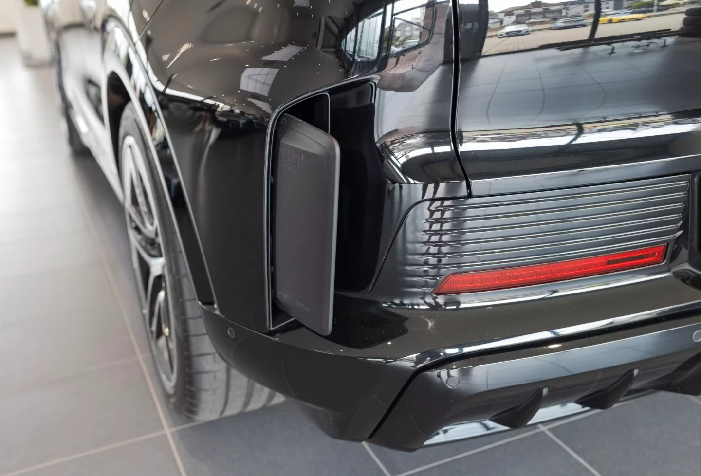 Porsche Cayenne TURBO* ELECTRIC* DISTR* 360 CAM* KEYLESS* BOSE* HU, снимка 6 - Автомобили и джипове - 55430729