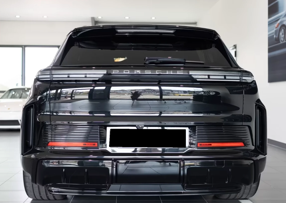Porsche Cayenne TURBO* ELECTRIC* DISTR* 360 CAM* KEYLESS* BOSE* HU, снимка 3 - Автомобили и джипове - 55430729