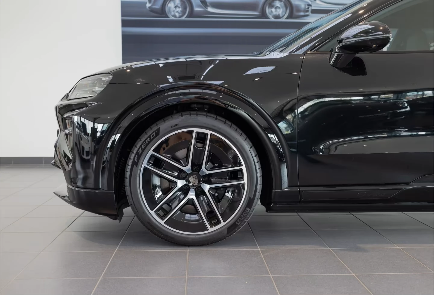 Porsche Cayenne TURBO* ELECTRIC* DISTR* 360 CAM* KEYLESS* BOSE* HU, снимка 5 - Автомобили и джипове - 55430729