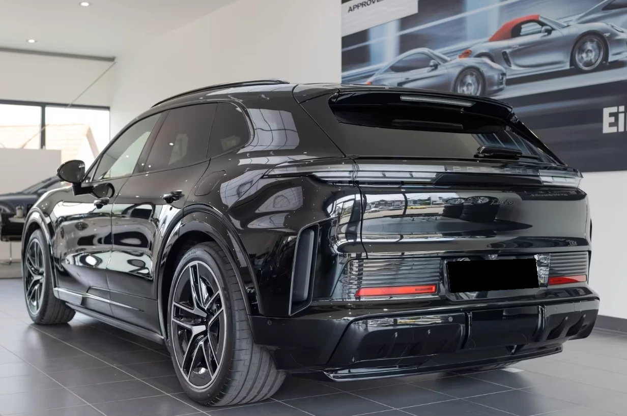 Porsche Cayenne TURBO* ELECTRIC* DISTR* 360 CAM* KEYLESS* BOSE* HU, снимка 2 - Автомобили и джипове - 55430729