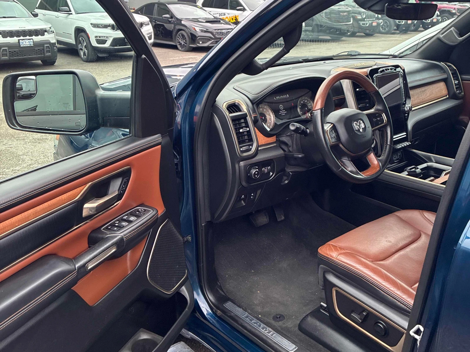 Dodge RAM 1500 * Limited Longhorn * CARFAX * ОПЦИЯ ЗА ФИНАНСИРАНЕ, снимка 16 - Автомобили и джипове - 55899316
