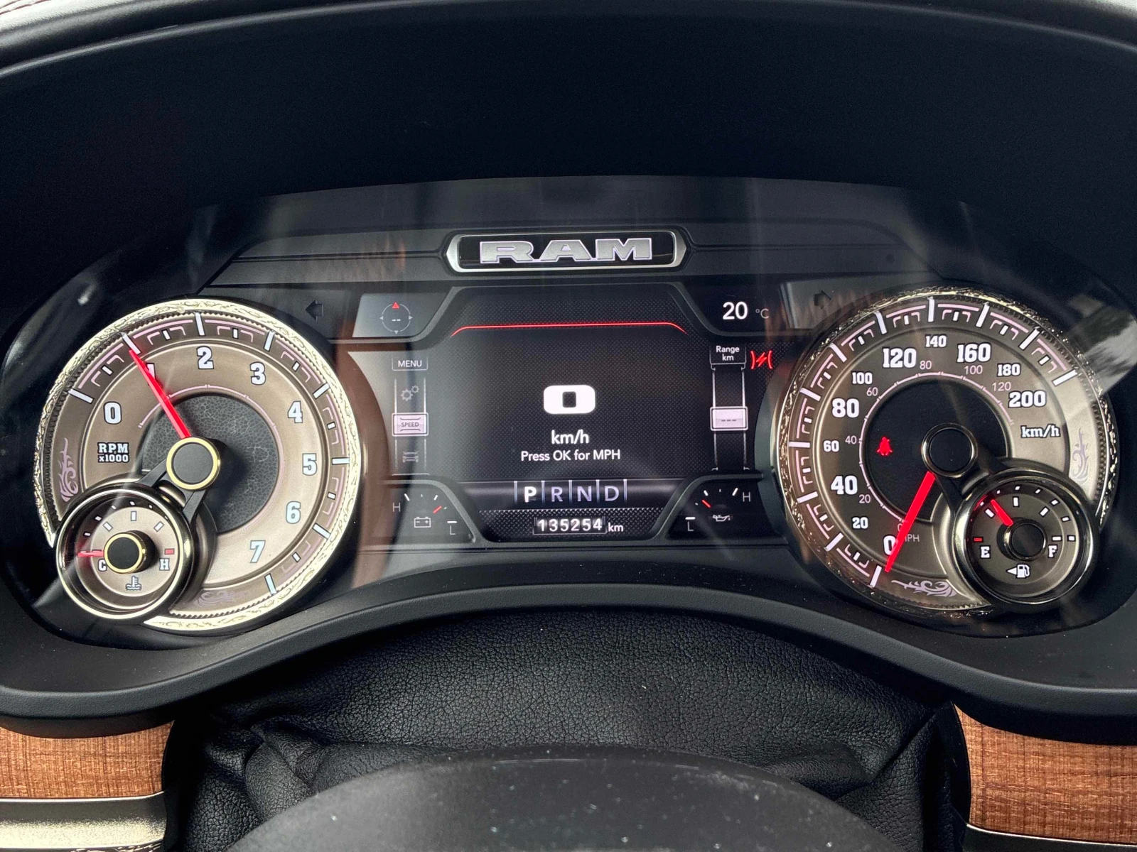 Dodge RAM 1500 * Limited Longhorn * CARFAX * ОПЦИЯ ЗА ФИНАНСИРАНЕ, снимка 8 - Автомобили и джипове - 55899316
