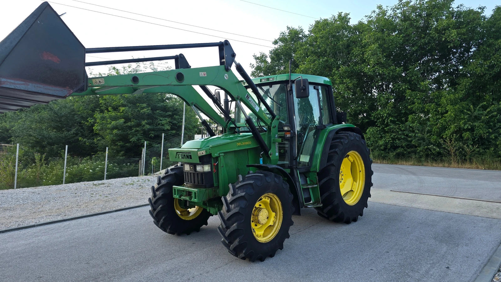 Трактор John Deere 6310-Челен товарач - изображение 3