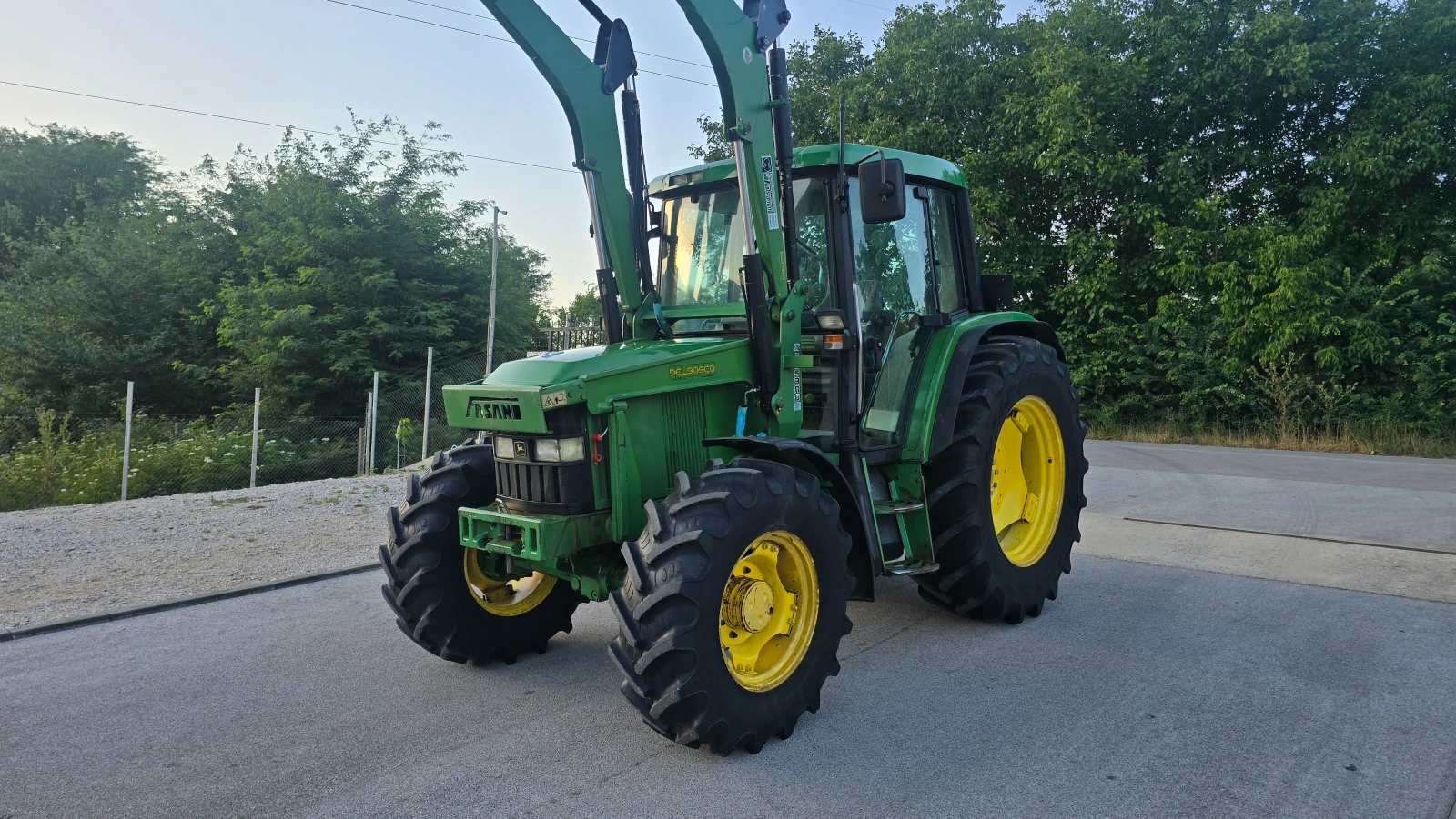 Трактор John Deere 6310-Челен товарач - изображение 2