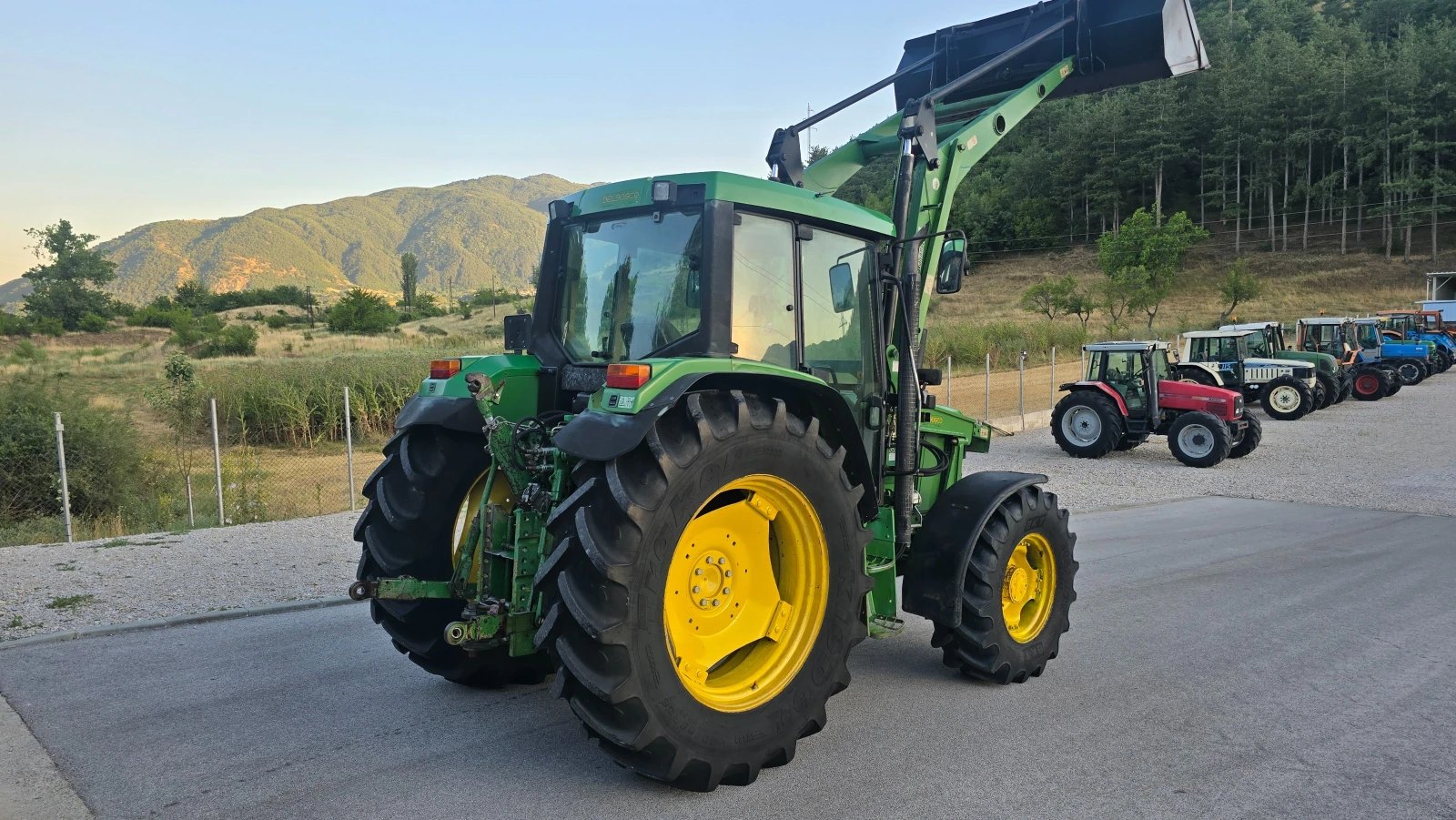 Трактор John Deere 6310-Челен товарач - изображение 7
