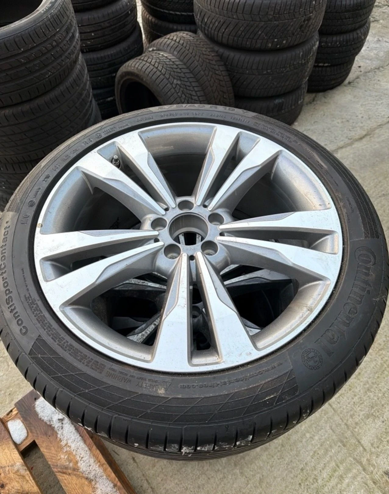 Гуми с джанти Continental 275/40R19