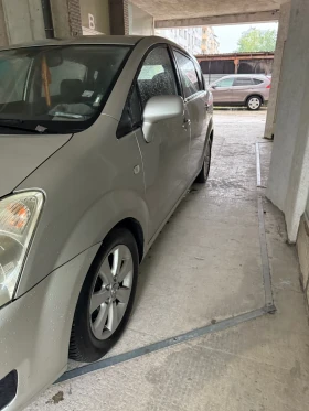 Обява за продажба на Toyota Corolla verso 2.2 D4D  ~6 699 лв. - изображение 3