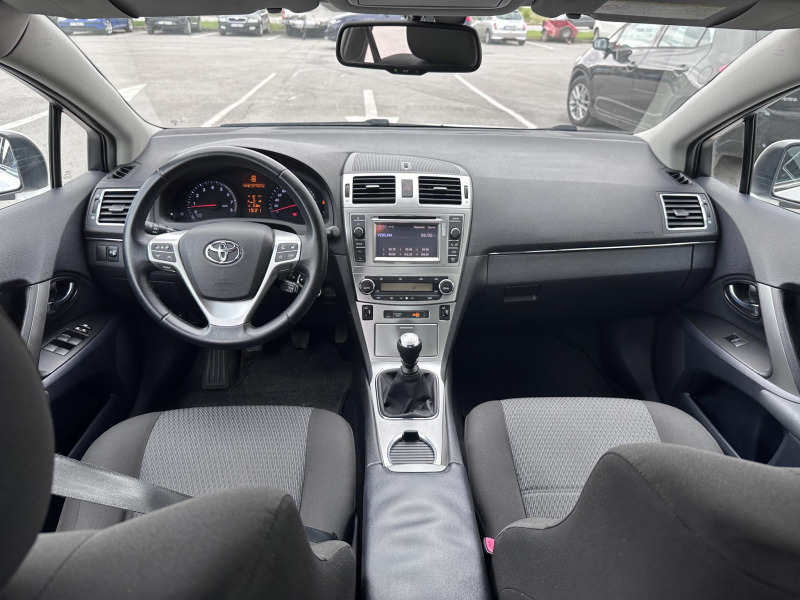 Toyota Avensis 1.8 VVT-i FACELIFT, снимка 10 - Автомобили и джипове - 46390609