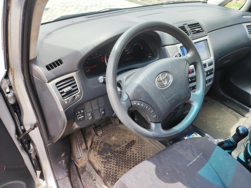 Toyota Avensis verso, снимка 7 - Автомобили и джипове - 46396056