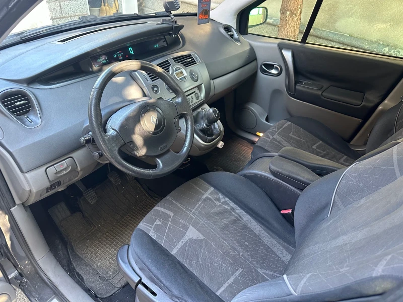 Renault Scenic, снимка 6 - Автомобили и джипове - 47999221