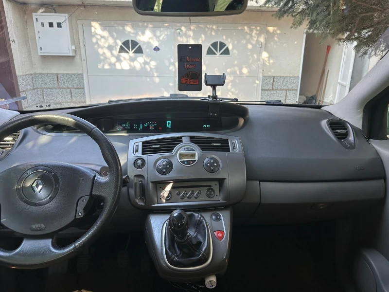 Renault Scenic, снимка 7 - Автомобили и джипове - 47999221