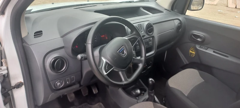 Dacia Dokker, снимка 9 - Автомобили и джипове - 49325772